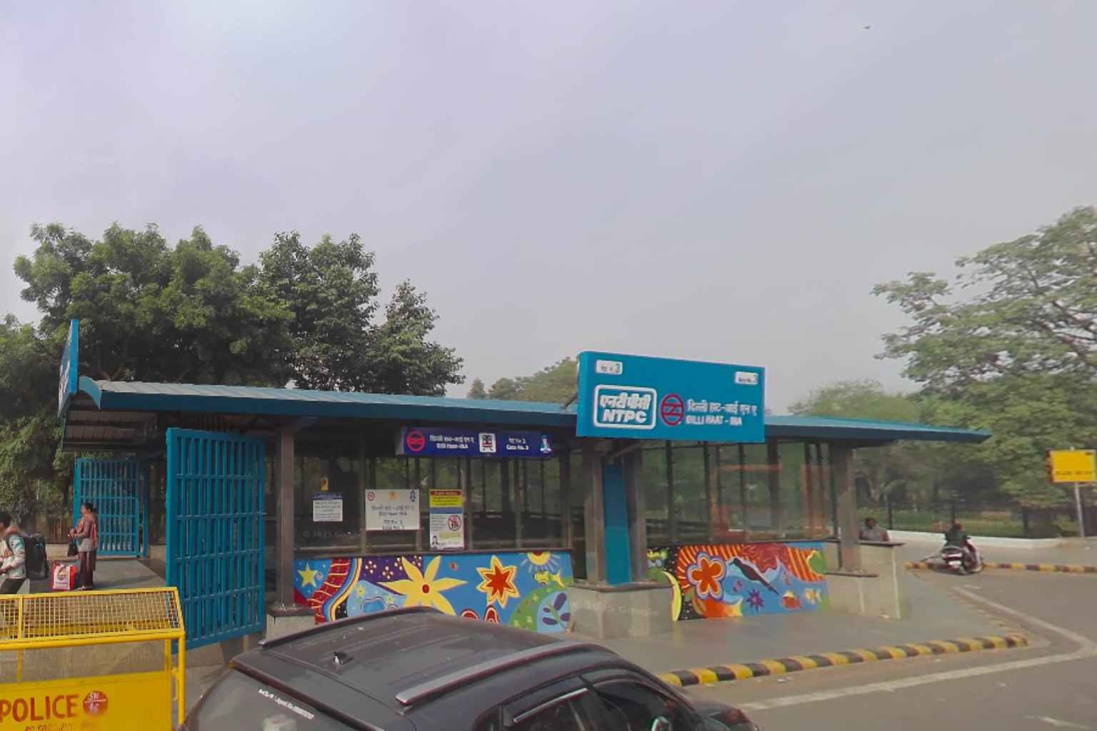 ina metro station gate no 3